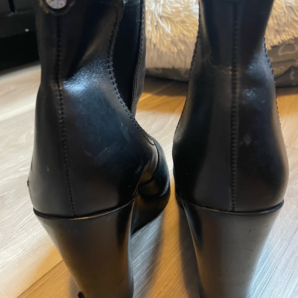 Shoes - Picture 2 of 6
